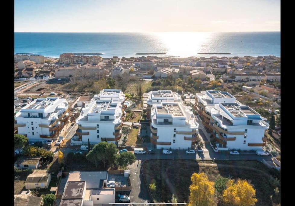 T2 Neuf + Piscine, 5 Mn A Pied Des Plages Сериньян Экстерьер фото