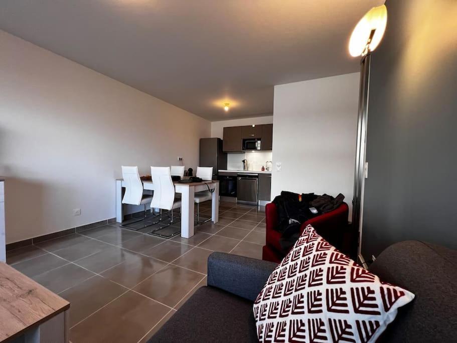 T2 Neuf + Piscine, 5 Mn A Pied Des Plages Сериньян Экстерьер фото